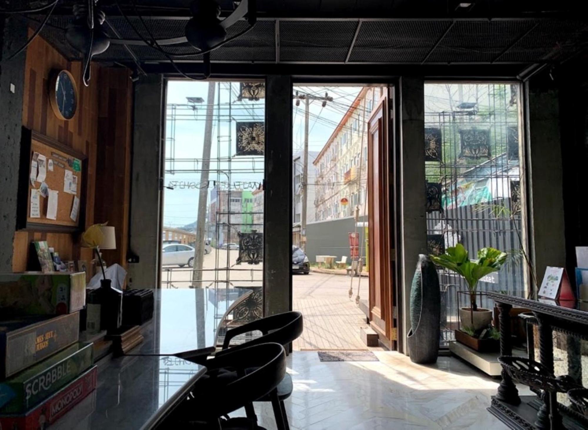 Shade House - Phuket Downtown Hostel Exterior foto